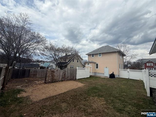 107 Chestnut Street, Rochelle Park, NJ 07662