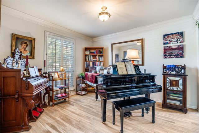 1536 Waterside Court, Dallas, TX 75218