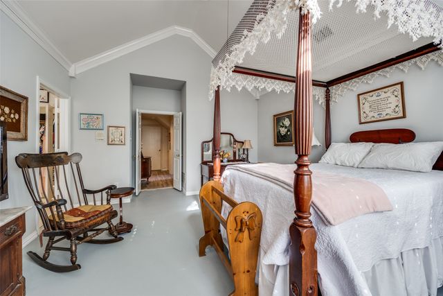 1536 Waterside Court, Dallas, TX 75218