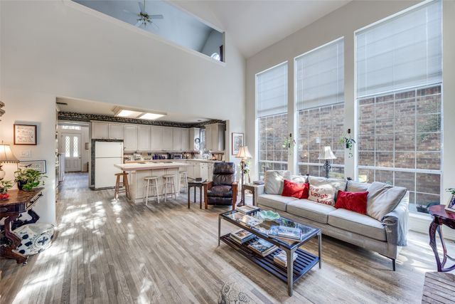 1536 Waterside Court, Dallas, TX 75218