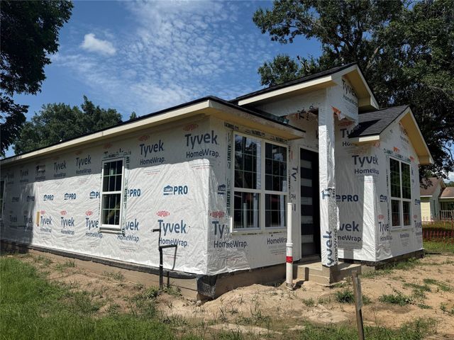 2310 Fitz Lee Street, Waller, TX 77484