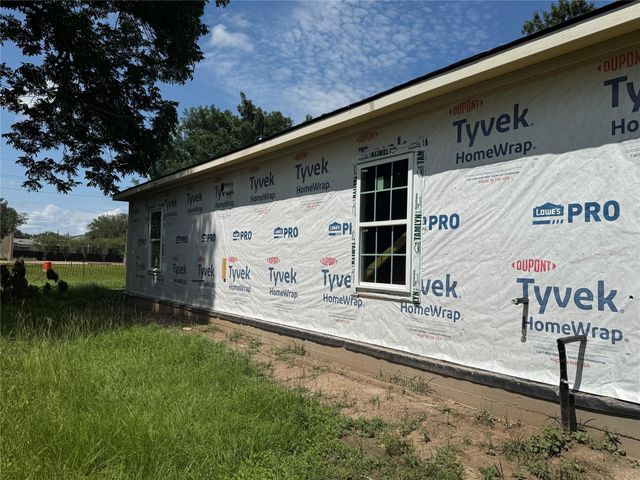 2310 Fitz Lee Street, Waller, TX 77484