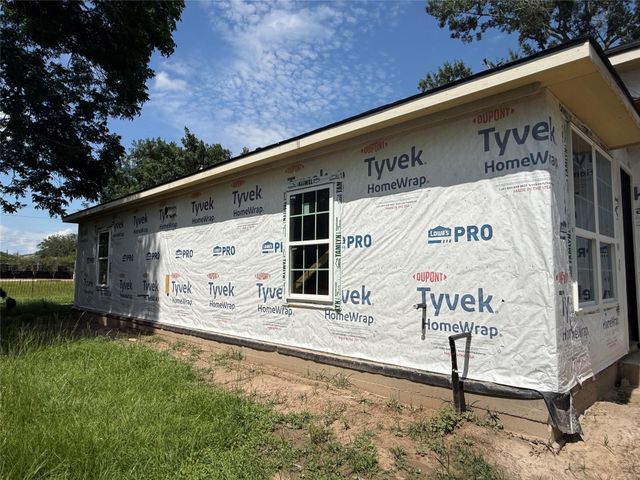 2310 Fitz Lee Street, Waller, TX 77484