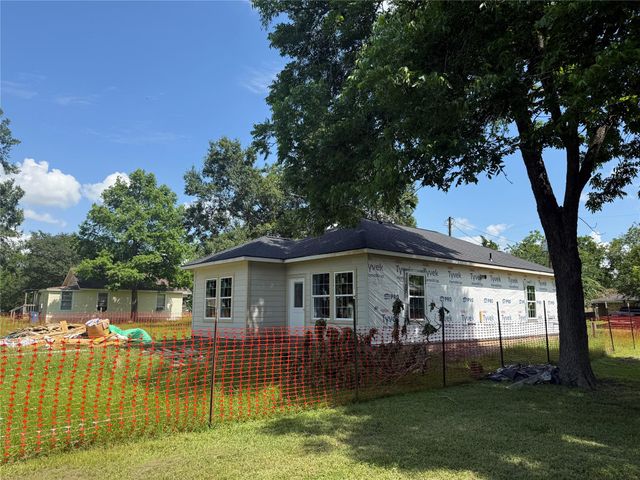 2310 Fitz Lee Street, Waller, TX 77484