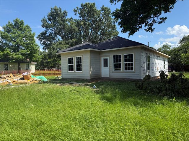 2310 Fitz Lee Street, Waller, TX 77484