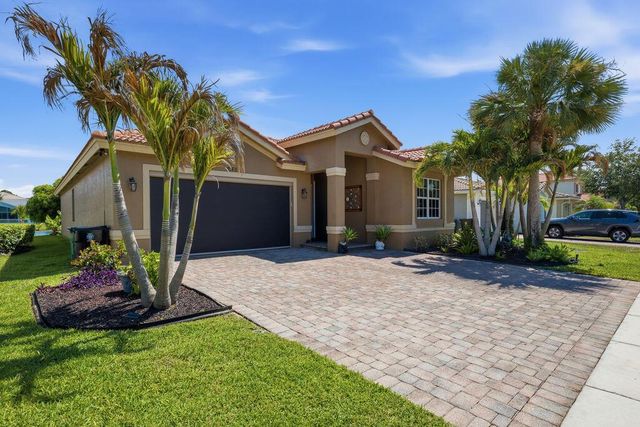 2165 SW Newport Isles Boulevard, Port St. Lucie, FL 34953