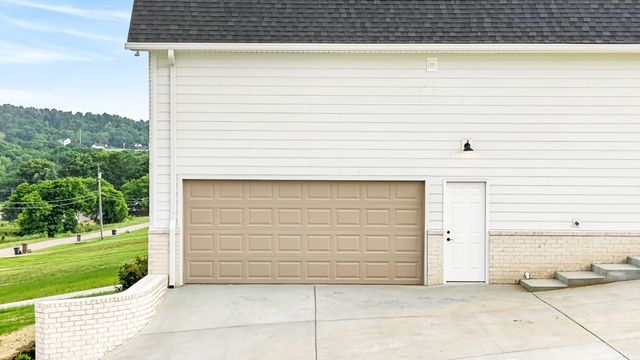 295 Bridle Path Lane, Hartsville, TN 37074