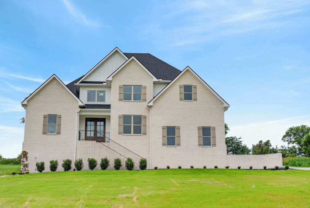 295 Bridle Path Lane, Hartsville, TN 37074