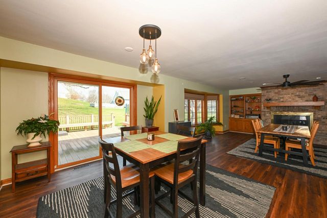 15800 Brook LANE, Brookfield, WI 53005