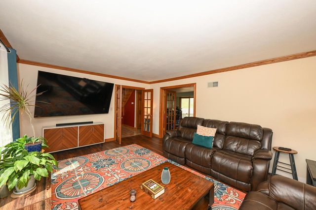 15800 Brook LANE, Brookfield, WI 53005