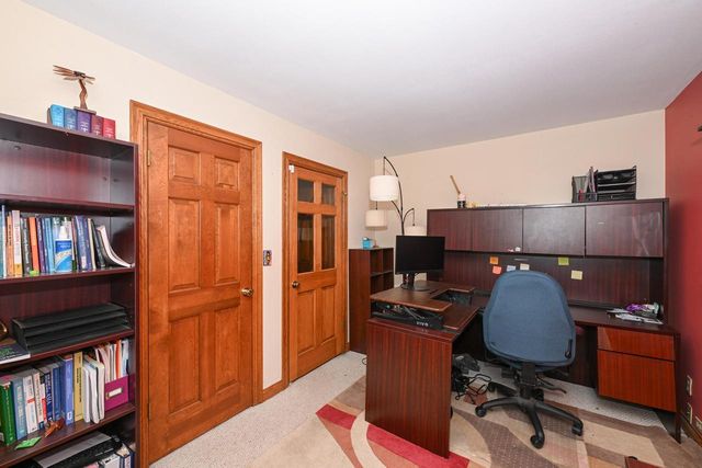 15800 Brook LANE, Brookfield, WI 53005
