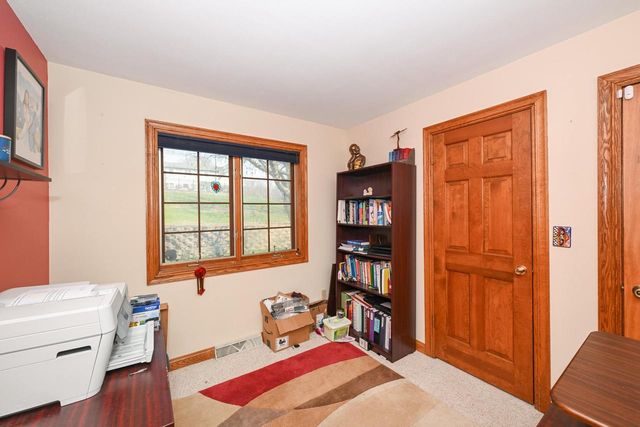15800 Brook LANE, Brookfield, WI 53005