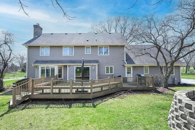 15800 Brook LANE, Brookfield, WI 53005