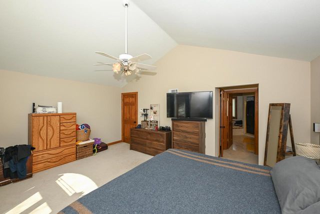 15800 Brook LANE, Brookfield, WI 53005