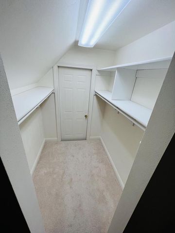 15800 Brook LANE, Brookfield, WI 53005