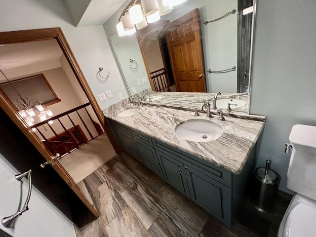 15800 Brook LANE, Brookfield, WI 53005