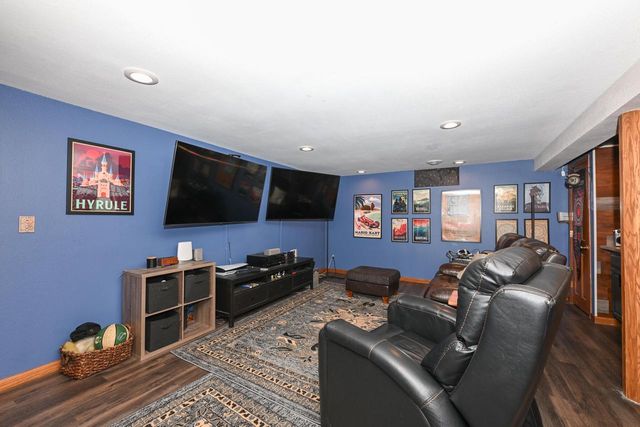 15800 Brook LANE, Brookfield, WI 53005