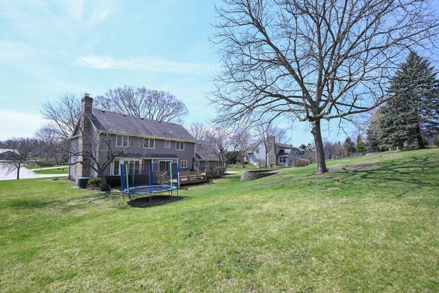 15800 Brook LANE, Brookfield, WI 53005