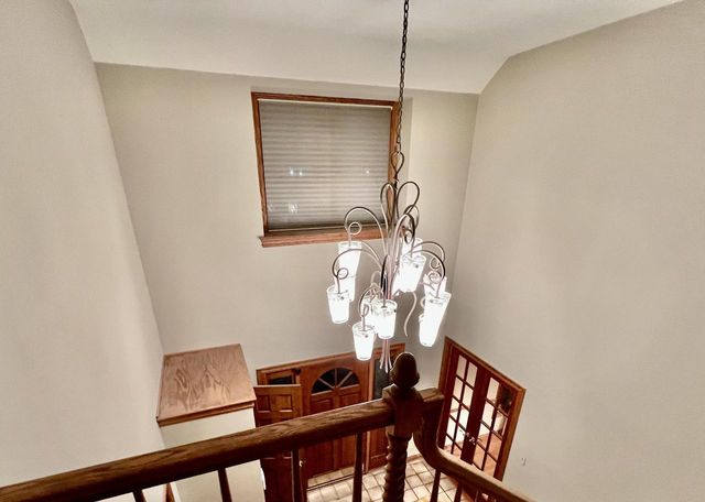 15800 Brook LANE, Brookfield, WI 53005