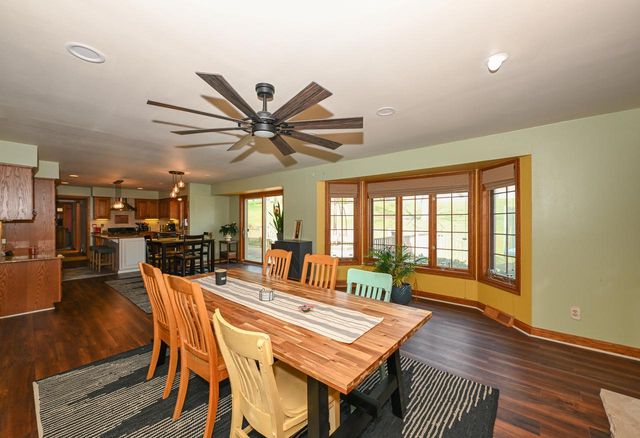 15800 Brook LANE, Brookfield, WI 53005