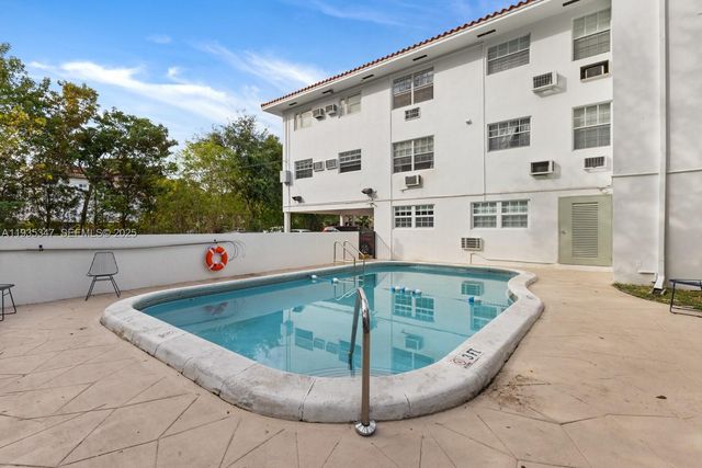 318 MAJORCA AVE 203, Coral Gables, FL 33134