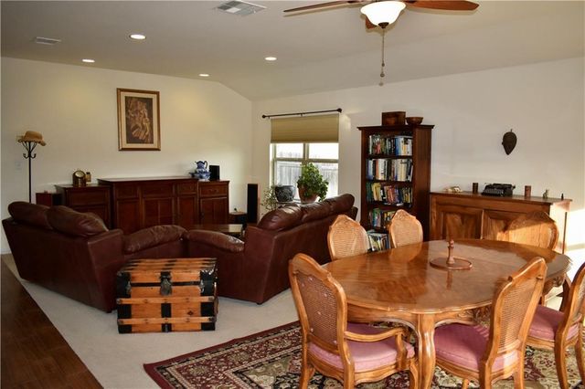 201 Leather Oak LOOP, San Marcos, TX 78666