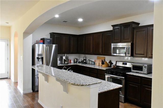 201 Leather Oak LOOP, San Marcos, TX 78666