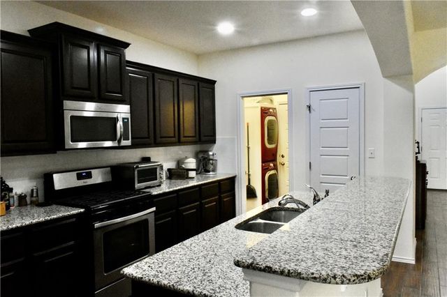 201 Leather Oak LOOP, San Marcos, TX 78666