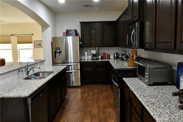 201 Leather Oak LOOP, San Marcos, TX 78666