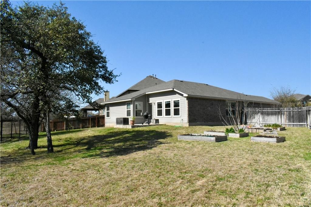 201 Leather Oak LOOP, San Marcos, TX 78666