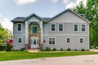 3317 Willow Lane, Island Lake, IL 60042