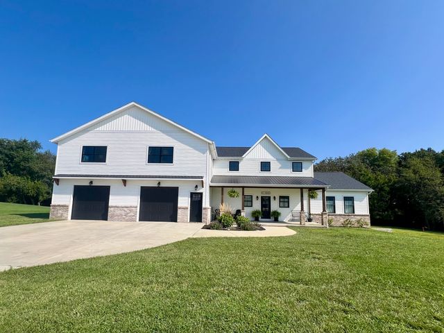 7845 Fitzgerald Road, Clinton, IL 61727