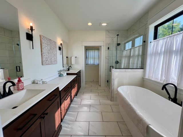 7845 Fitzgerald Road, Clinton, IL 61727