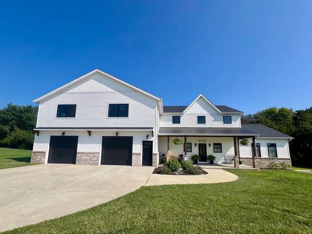 7845 Fitzgerald Road, Clinton, IL 61727