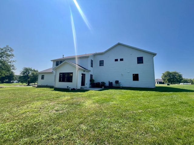7845 Fitzgerald Road, Clinton, IL 61727
