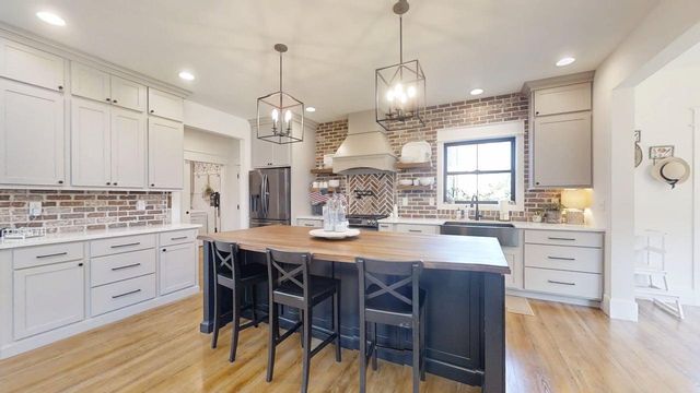 7845 Fitzgerald Road, Clinton, IL 61727