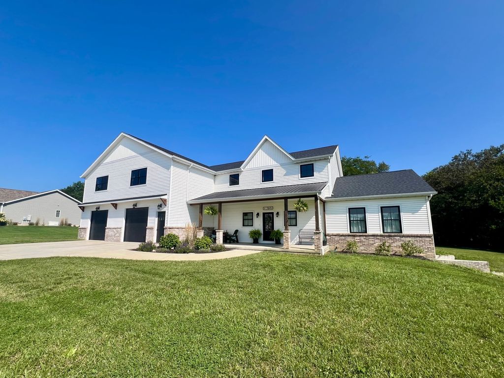 7845 Fitzgerald Road, Clinton, IL 61727