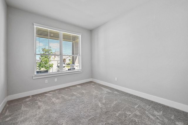 284 Grace Lilly DR, Buda, TX 78610