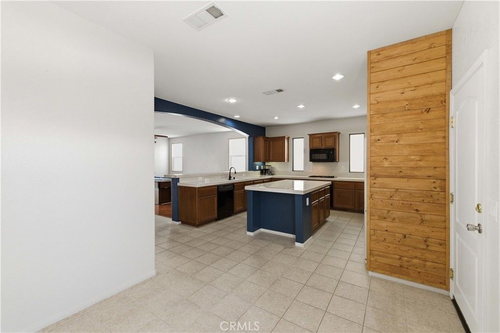 Image 20 of property listing at 43919 Danya Lane, Lancaster, CA 93536