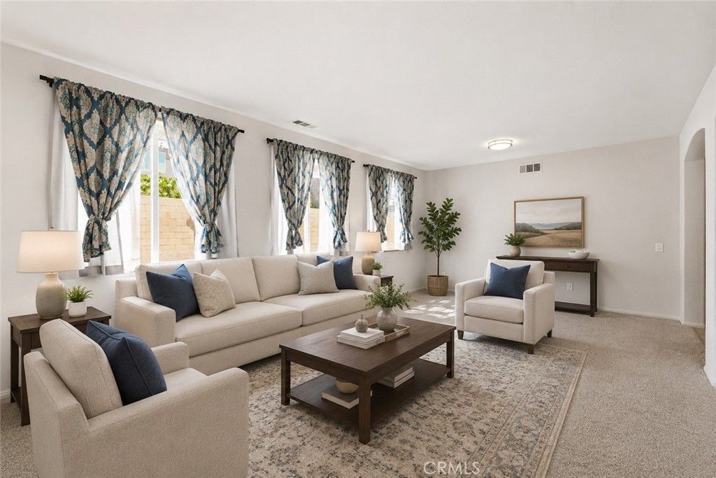 Image 4 of property listing at 43919 Danya Lane, Lancaster, CA 93536