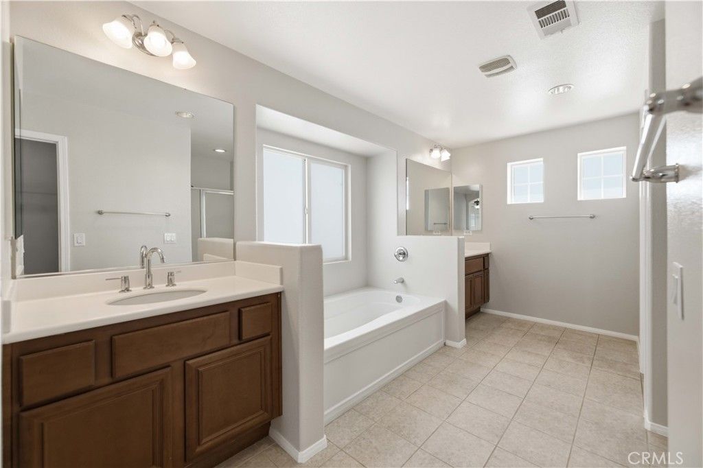 Image 44 of property listing at 43919 Danya Lane, Lancaster, CA 93536