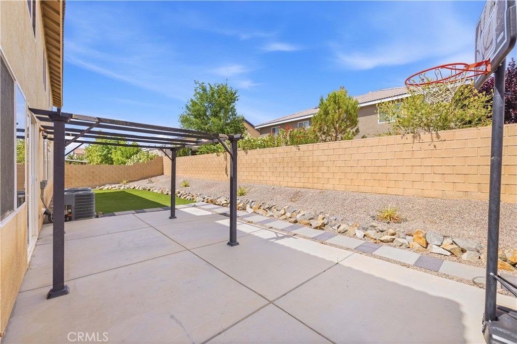 Image 48 of property listing at 43919 Danya Lane, Lancaster, CA 93536