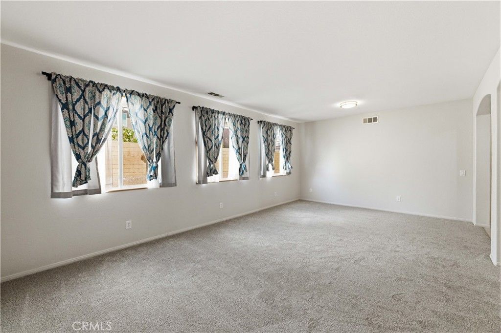 Image 5 of property listing at 43919 Danya Lane, Lancaster, CA 93536