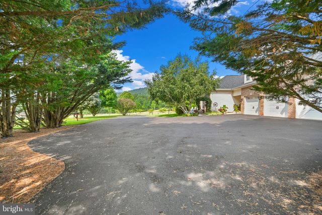 11717 PLEASANT WALK RD, Myersville, MD 21773