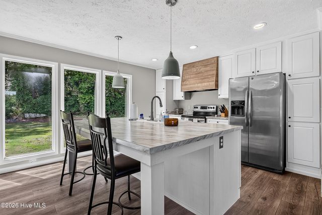 221 Myrtle Sholar Road, Wallace, NC 28466