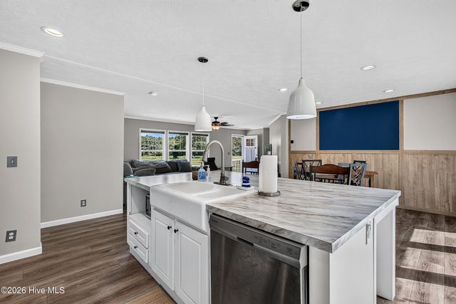 221 Myrtle Sholar Road, Wallace, NC 28466