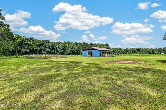 221 Myrtle Sholar Road, Wallace, NC 28466