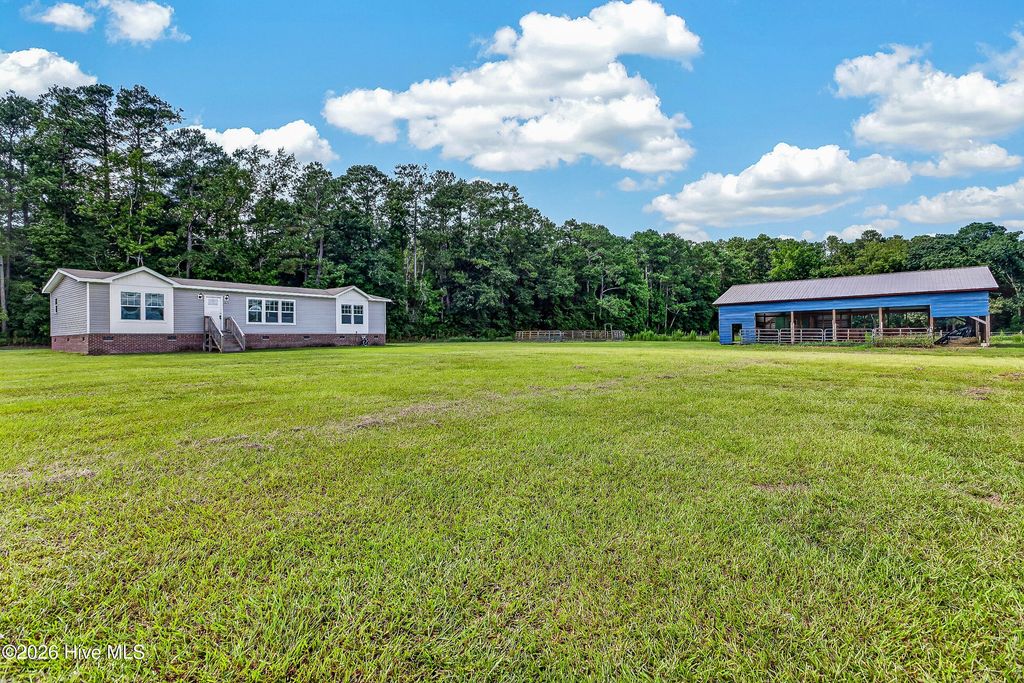 221 Myrtle Sholar Road, Wallace, NC 28466