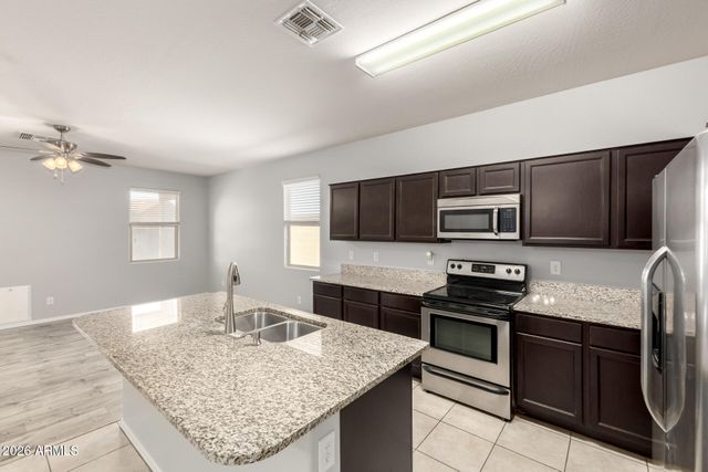 29212 N FIRE AGATE Road, San Tan Valley, AZ 85143