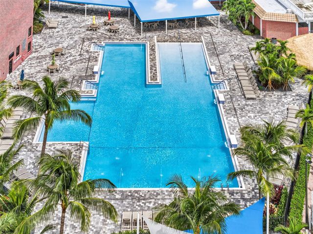 124 Oakridge 124, Deerfield Beach, FL 33442